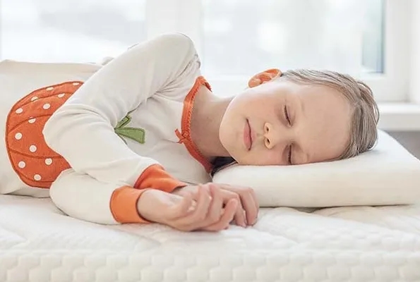 Jaka poduszka dla 3 latka, aby zapewnić zdrowy i komfortowy sen?